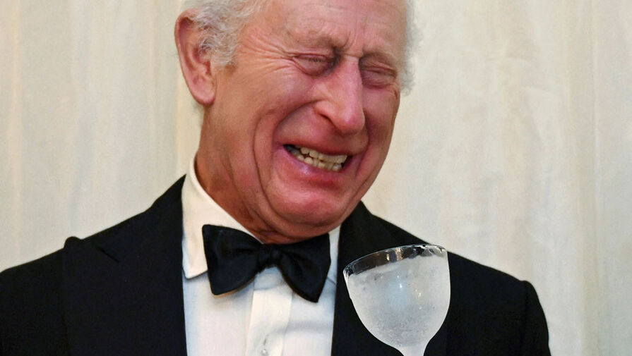 Британского Короля освистали из-за связей его брата Эндрю с Эпштейном