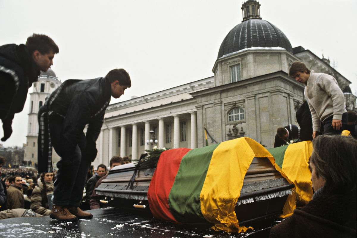 Похороны жертв трагических событий в Вильнюсе, январь 1991 года
