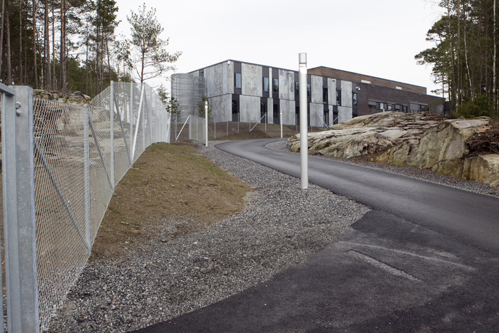 Дорога, ведущая к&nbsp;тюрьме.
Съёмка 9&nbsp;апреля 2010&nbsp;года, Heiko Junge / Scanpix 