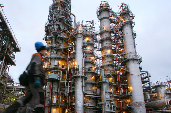 Игорь Юсуфов хочет купить три нефтеперерабатывающих завода в Европе