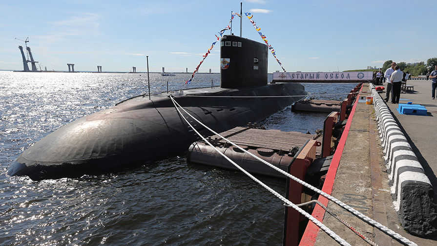 Дизель-электрическая подводная лодка Б-262 &laquo;Старый Оскол&raquo; представлена на&nbsp;открытии 7-го Международного военно-морского салона, 2015&nbsp;год