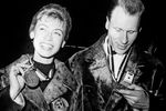 Олимпийские чемпионы по фигурному катанию Людмила Белоусова и Олег Протопопов в Инсбруке с золотыми медалями, 1964 год