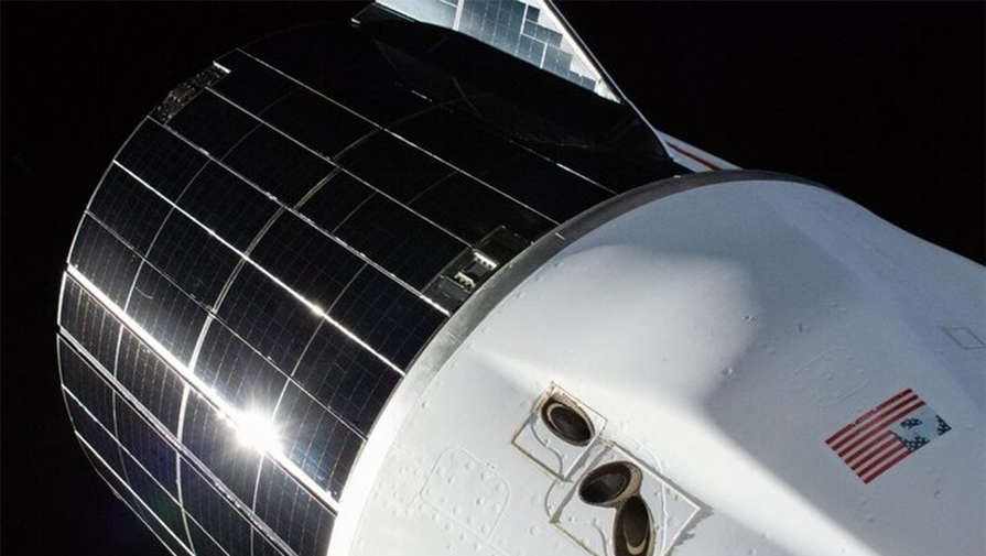 NASA: грузовой корабль SpaceX Dragon успешно пристыковался к МКС