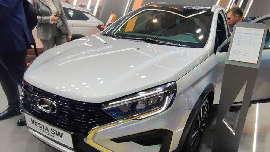 В России в продажу поступил новый автомобиль, работающий на бензине и метане