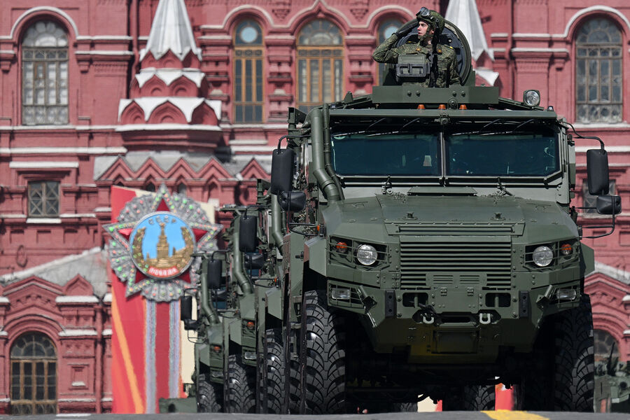Бронеавтомобили ЗА-СпН &laquo;Титан&raquo; на&nbsp;Красной площади в&nbsp;Москве на&nbsp;военном параде, посвященном 80-летию Победы в&nbsp;Великой Отечественной войне, 09&nbsp;мая 2025&nbsp;года