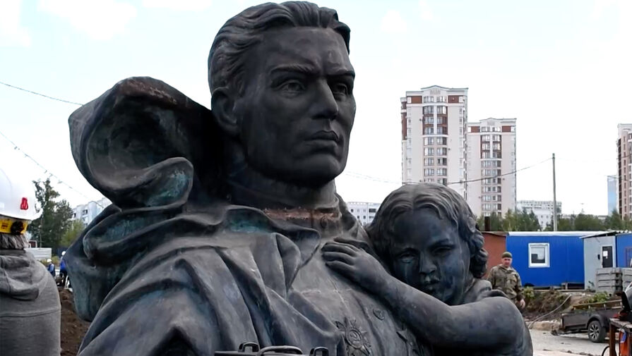 В Кузбассе открыли копию берлинского памятника воину-освободителю