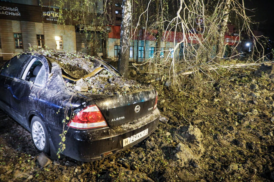 Последствия взрыва на&nbsp;перекрестке улиц Ватутина и Губкина в&nbsp;Белгороде, 20&nbsp;апреля 2023&nbsp;года