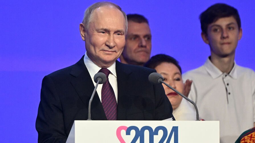 Путин поручил кабмину уделить особое внимание поддержке семей