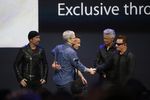 Группа U2 на презентации новых устройств Apple