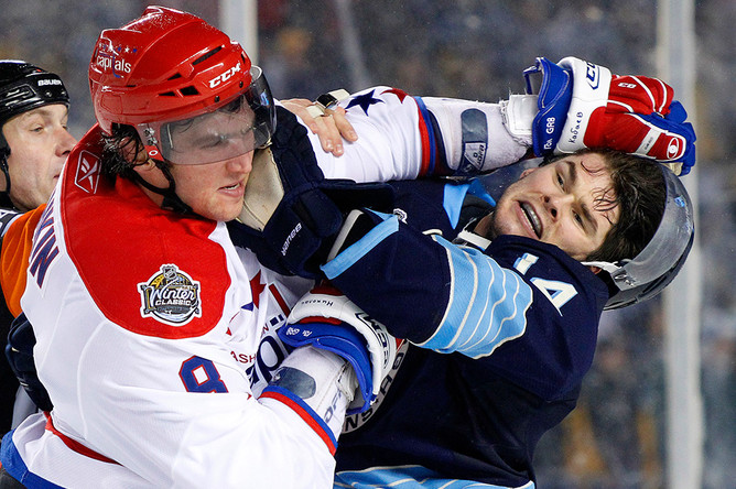 Александр Овечкин во время матча Washington Capitals и Pittsburgh Penguins, 2011 год
