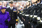 Королева Елизавета II на церемонии введения в состав флота авианосца «Королева Елизавета», 7 декабря 2017 года