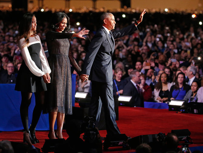Барак и Мишель Обама и их старшая дочь Малия