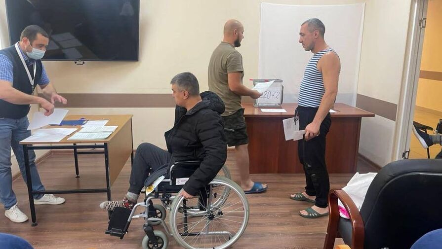 Жители ДНР и ЛНР, получившие ранения, приняли участие в референдуме в подмосковном военном госпитале