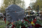 Памятник на могиле политика Бориса Немцова на Троекуровском кладбище в Москве