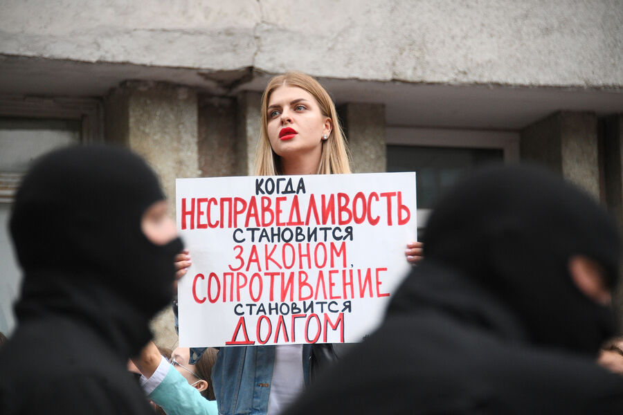 13&nbsp;октября Светлана Тихановская заявила, что при&nbsp;Лукашенко конституционная реформа невозможна, и выдвинула ультиматум, потребовав от президента уйти в&nbsp;отставку до&nbsp;25 октября. В&nbsp;случае неповиновения оппозиция призвала народ выйти на&nbsp;общенациональную забастовку