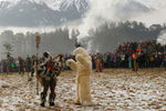 Участники фестиваля Шлейхерлауфен в&nbsp;честь Масленицы в&nbsp;Австрии, 2 февраля 2020 года
