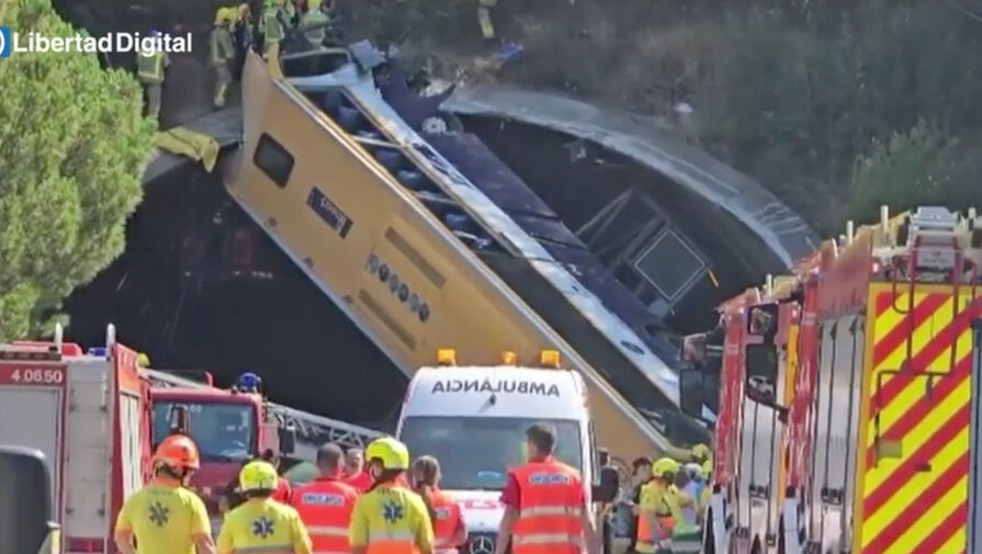 В Испании у автобуса лопнуло колесо, пострадали 45 человек