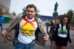 Во время раздачи патриотических футболок на Пушкинской площади