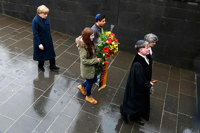 Канцлер Германии Ангела Меркель посещает мемориал в&nbsp;бывшем нацистском концлагере в&nbsp;Дахау
