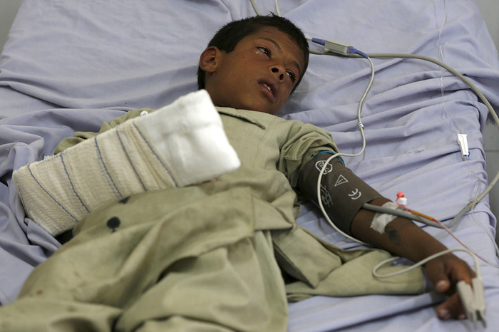 Ребенок, пострадавший при&nbsp;взрыве у&nbsp;аэропорта Кабула