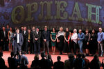 Съемочная группа фильма «Орлеан» во главе с режиссером Андреем Прошкиным (на первом плане слева) на премьере в кинотеатре «Октябрь»