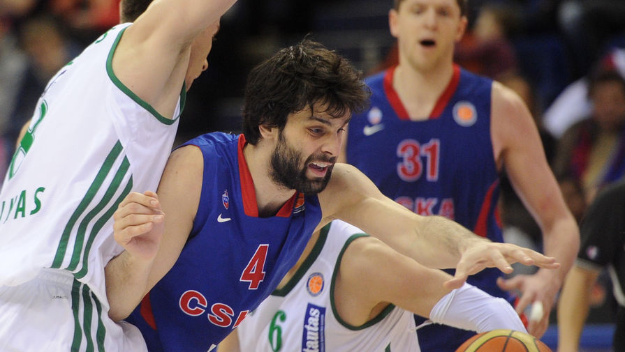 Баскетболисты «Жальгириса» так и не сумели сдержать Милоша Теодосича (с мячом)