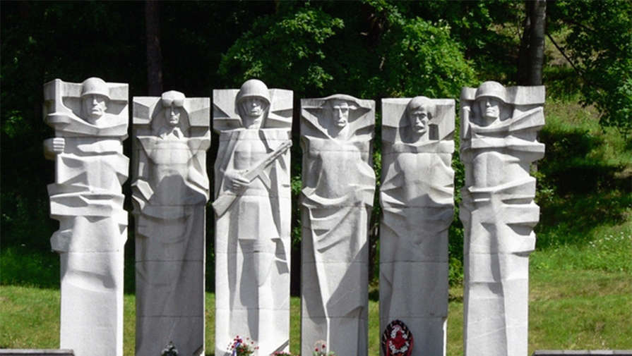 В Литве настаивают на законности демонтажа советских памятников