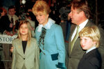 Ивана Трамп с дочерью Иванкой (слева), сыном Эриком (крайний справа) и супругом, итальянским бизнесменом Риккардо Маццуккелли, 1993 год