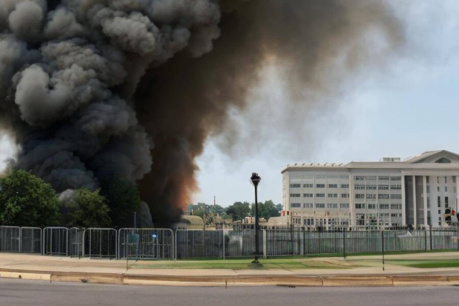 Фотография взрыва недалеко от здания Пентагона в США оказалась фейком