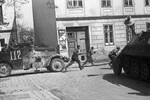 <b>Бронетранспортер М3</b>
<br><br>
Советский Союз не производил свои бронетранспортеры, полагаясь на поставки по ленд-лизу. Американский легкий разведывательный бронетранспортер М3 поставлялся не только Красной армии, но и союзникам из Великобритании. В РККА попали 3340 таких машин. Обычно М3 использовали в качестве командной машины или для разведки боем, на них также устанавливали минометы.