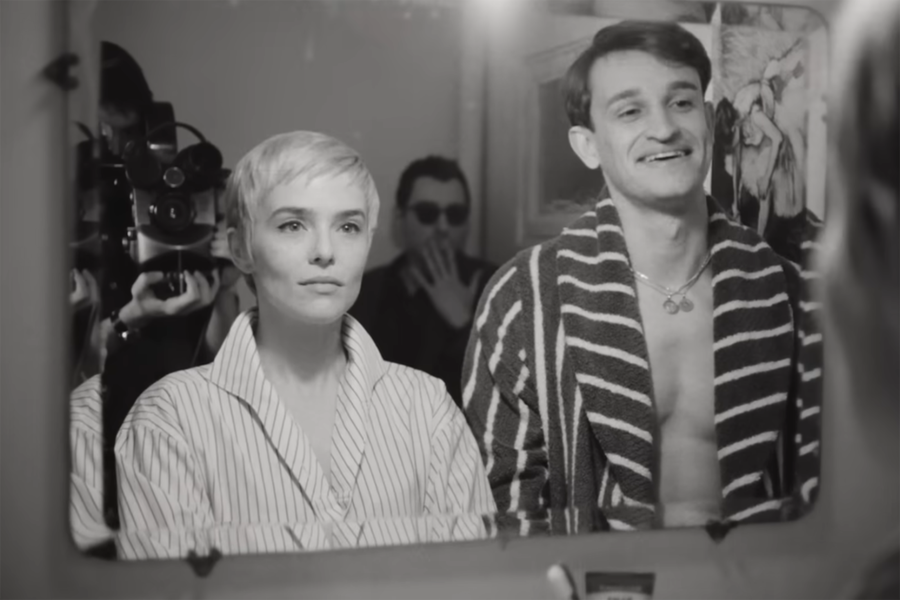 <b>«Новая волна» (Nouvelle Vague), реж. Ричард Линклейтер</b>
<br><br>
<b>Где и когда смотреть:</b> в кино — с 6 ноября
<br><br>
Комедийная драма Ричарда Линклейтера о съемках дебютного фильма Жан-Люка Годара «На последнем дыхании», который стал одной из самых влиятельных картин в истории. Подробнее о ленте мы <a href="//www.gazeta.ru/culture/2025/10/09/21834614.shtml"><b>писали </b></a>с фестиваля «Маяк».