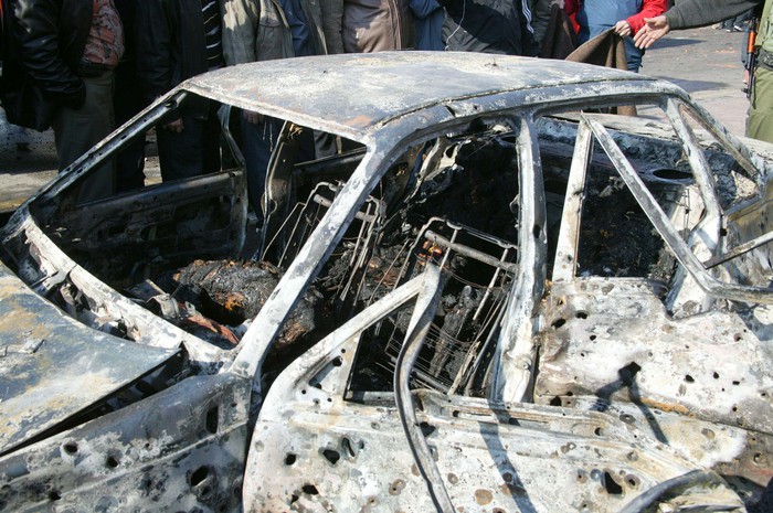 Бомбы были заложены в&nbsp;два автомобиля, на&nbsp;которых были прикреплены портреты убитого весной лидера «Аль-Каиды» (организация запрещена в России) Усамы бен Ладена
