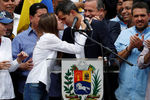 Венесуэльский оппозиционный лидер Хуан Гуайдо c женой