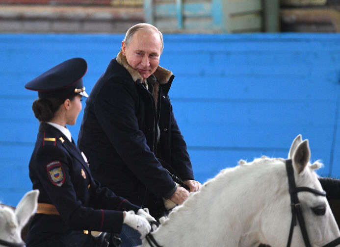 Путин На Коне Фото