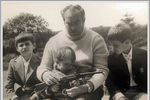 Маршал Советского Союза Виктор Куликов с внуками на отдыхе в Германии, 1980-е годы