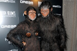 Хайди Клум и певец Сил в костюмах обезьян, 2011 год