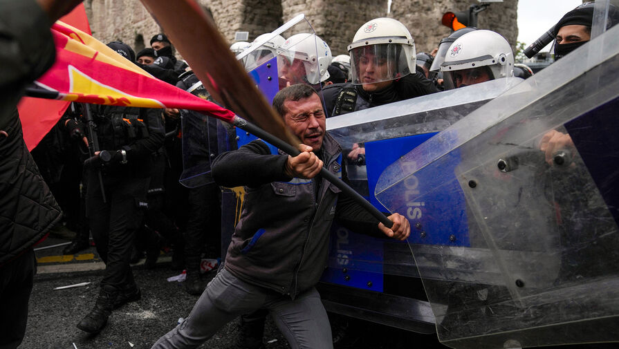 Почти 40 человек арестованы после демонстраций 1 мая в Стамбуле