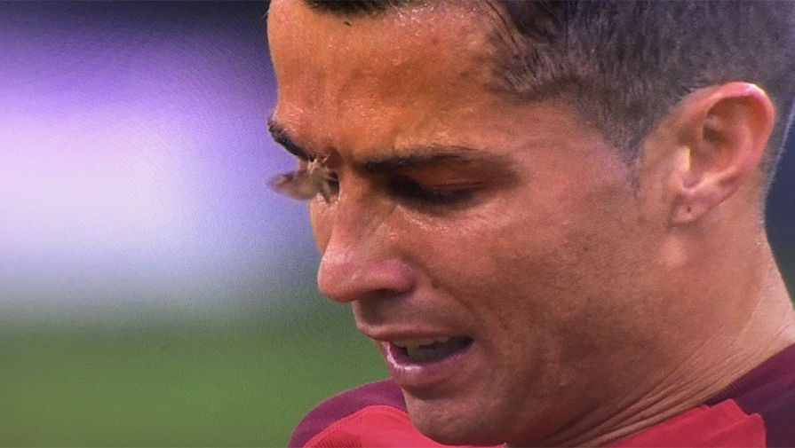 Криштиану Роналду во время финального матча Евро-2016