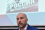 Лидер общественного движения «Возрождение» Александр Чухлебов на пресс-конференции в Москве