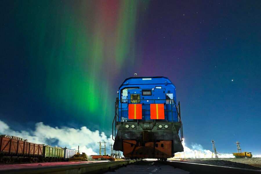 Северное сияние над&nbsp;железной дорогой в&nbsp;Московской области, 17&nbsp;апреля 2025&nbsp;года