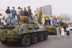 В дни августовского путча ГКЧП, 1991 год. Введено чрезвычайное положение и в столицу введены воинские подразделения.