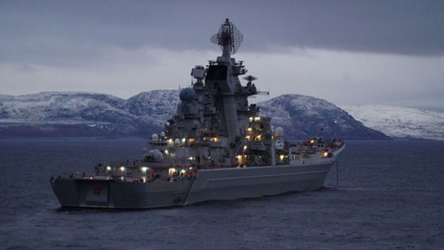 Петр Великий завершил боевую подготовку в Баренцевом море накануне Дня моряка-надводника