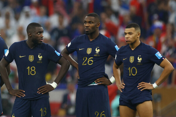 Футболисты сборной Франции после проигрыша сборной Аргентины в&nbsp;финальном матче чемпионата мира, 18&nbsp;декабря 2022&nbsp;года