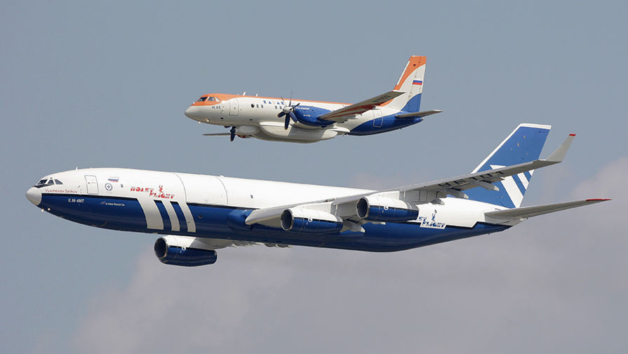 Ил-96-400Т (на первом плане) и Ил-114