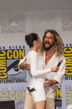 Галь Гадот и Джейсон Момоа во время фестиваля Comic-Con в Сан-Диего, 2017 год