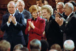 Михаил Горбачев, его супруга Раиса Горбачева, премьер-министр Великобритании Маргарет Тэтчер и Д. Тэтчер посещают древнюю ратушу Гилдхолл в Лондоне, 1989 год