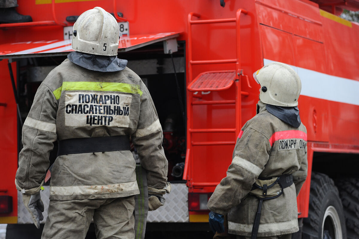 В центре Петербурга безработный мужчина поджег автомобиль соседа -  Газета.Ru | Новости