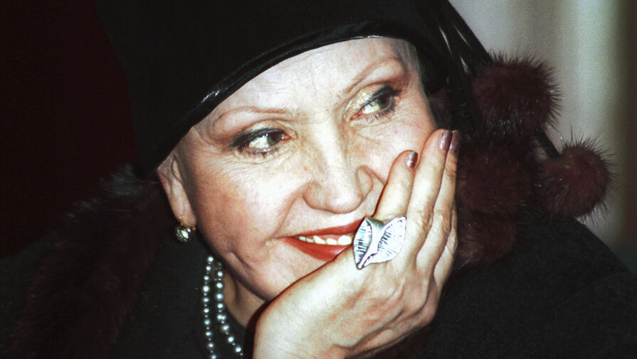 84-летнюю исполнительницу Любите Россию экстренно увезли в больницу изза проблем с сердцем