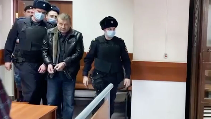 Мужчину, толкнувшего подростка на рельсы в метро, арестовали на два месяца