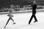 Фигуристы Людмила Белоусова и Олег Протопопов на зимних Олимпийских играх в Гренобле, 1968 год